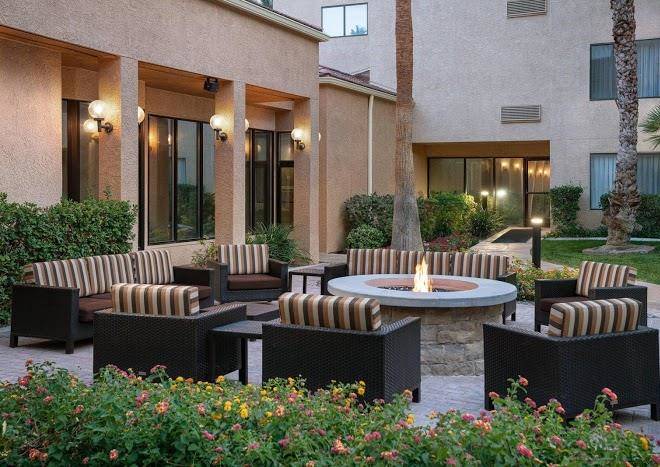 Courtyard by marriott las vegas convention center
