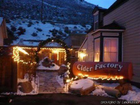 Edith palmer's country inn