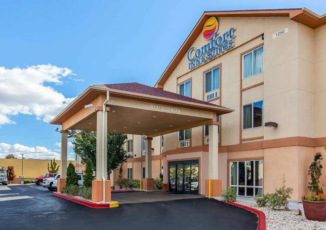 Comfort inn & suites airport convention center