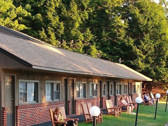 Birch knoll motel