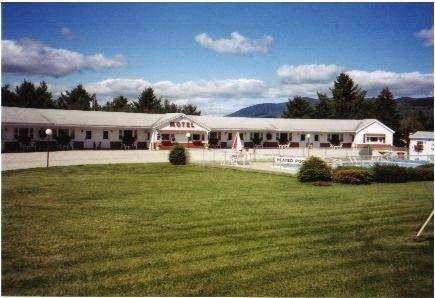 Profile deluxe motel