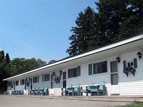 Country squire motel