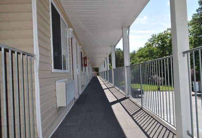 Atrium inn & suites
