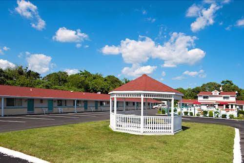 Economy motel inn & suites