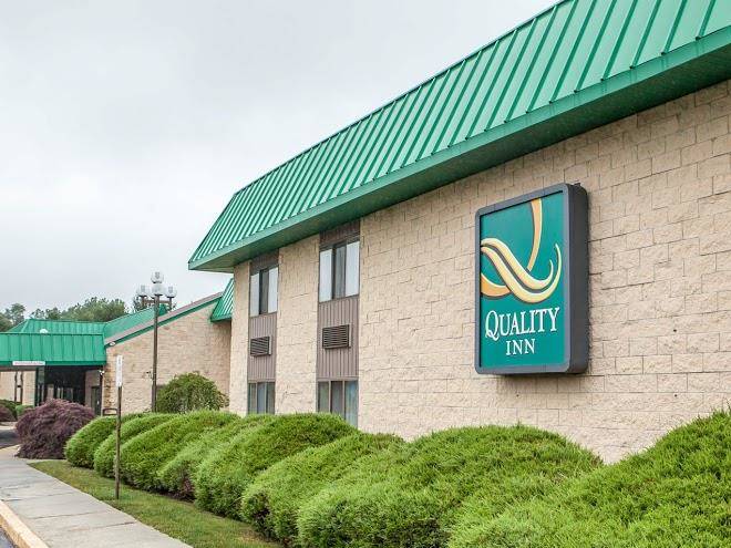 Quality Inn Mcguire Afb Fort Dix Near Bordentown Image