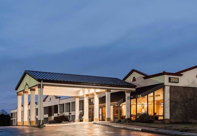 Red Roof Inn & Suites Mt Holly Mcguire Afb Image