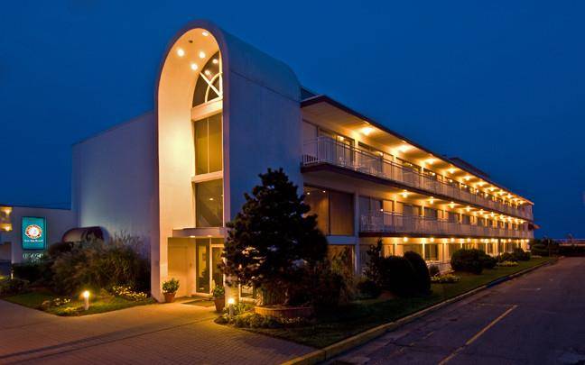 Beach club hotel