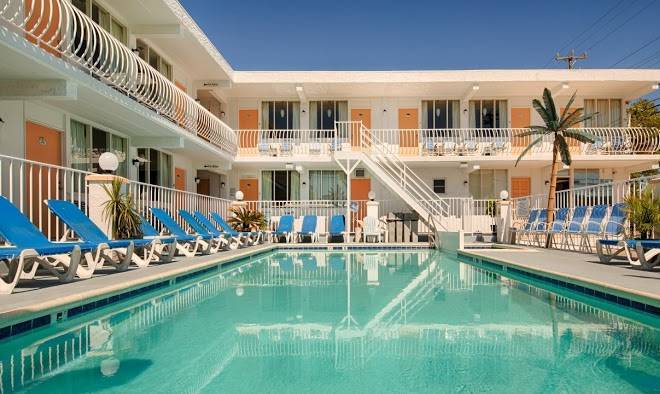 Daytona inn and suites