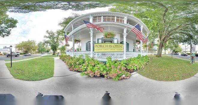 Elaine's cape may