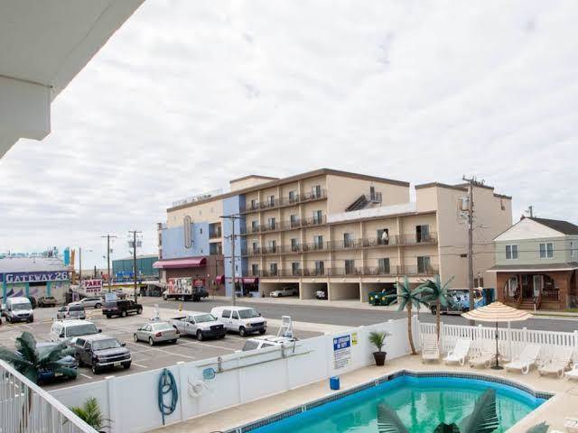 Island breeze motel