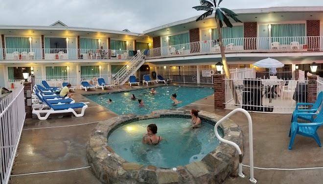 Mango motel
