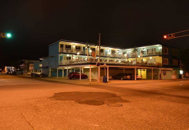 Royal court motel