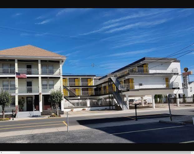 Sunflower motel