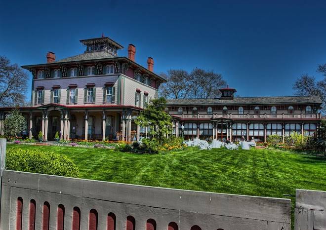 The southern mansion