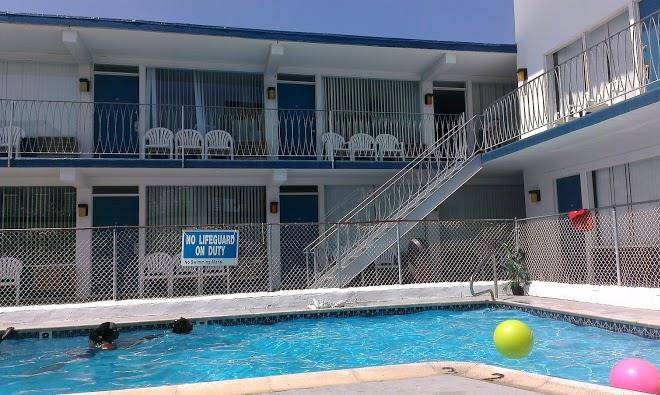Tide winds motel