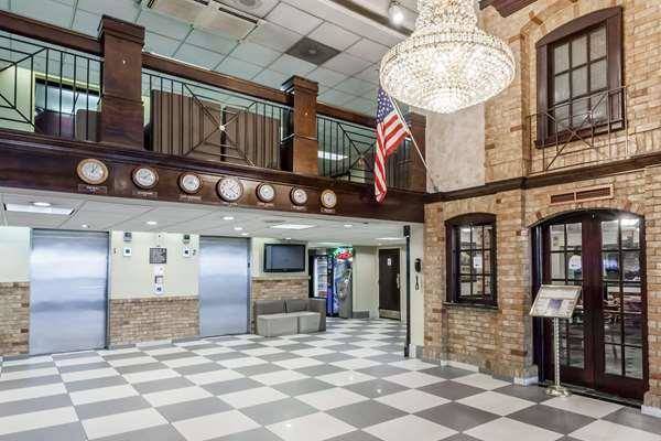 Howard Johnson By Wyndham Newark Airport Image