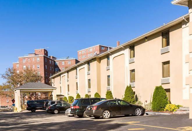 Red Carpet Inn Newark Irvington Image