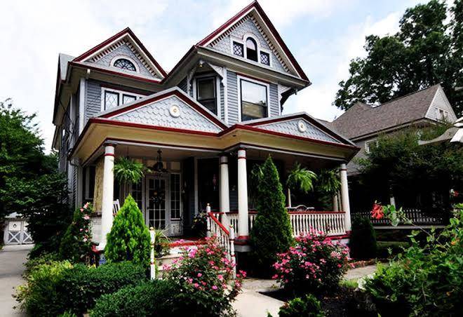 The inn on holly bed and breakfast