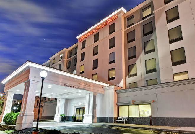 Hampton inn & suites newark harrison riverwalk