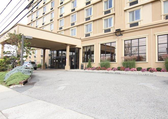 Meadowlands plaza hotel