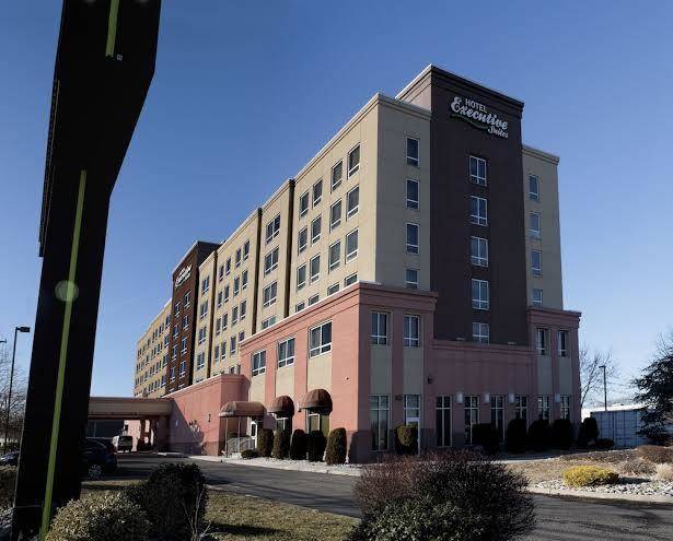 Hotel executive suites