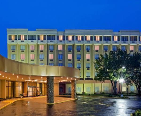 Ramada plaza by wyndham cranbury s brunswick hotel & conf ct