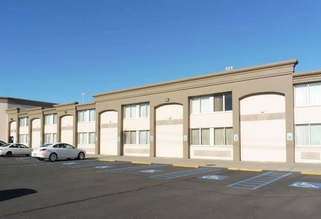 Red Roof Plus+ Newark Carteret Image