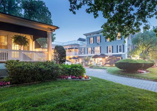 Chateau inn and suites