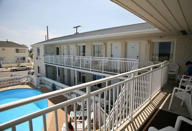 Luna Mar Motel Image