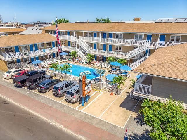 Sea garden motel
