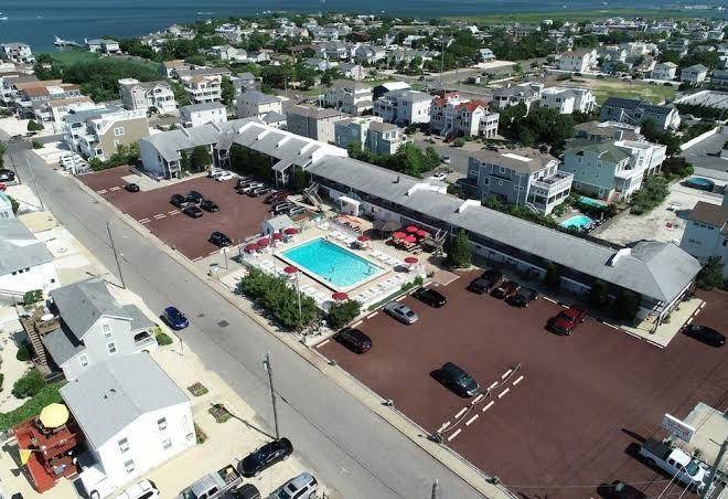 Sea spray motel