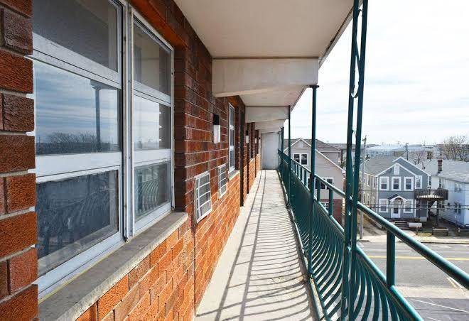 Skyview manor motel