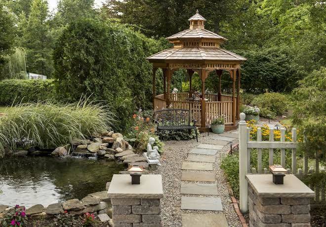 Whistling swan inn