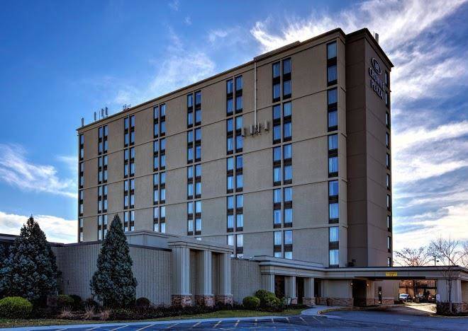 Crowne plaza newark airport