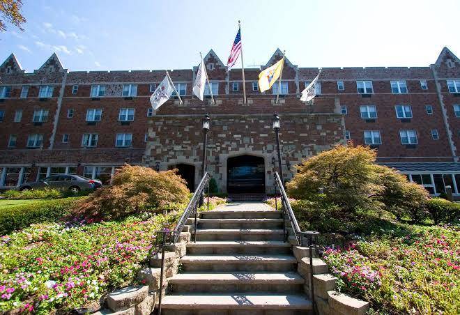 The grand summit hotel