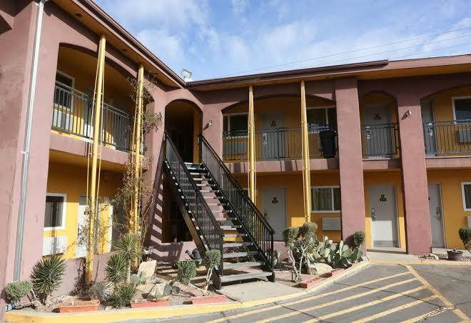 Knights Inn Albuquerque East Image