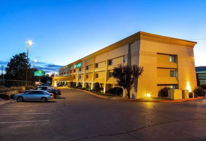 La quinta inn & suites by wyndham albuquerque journal ctr nw