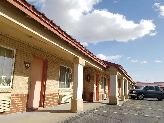 National 9 Inn Image