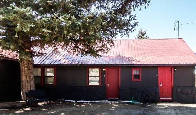 The gold pan motel