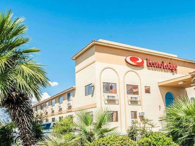 Econo lodge las cruces university area