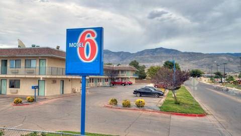 Motel 6 alamogordo nm