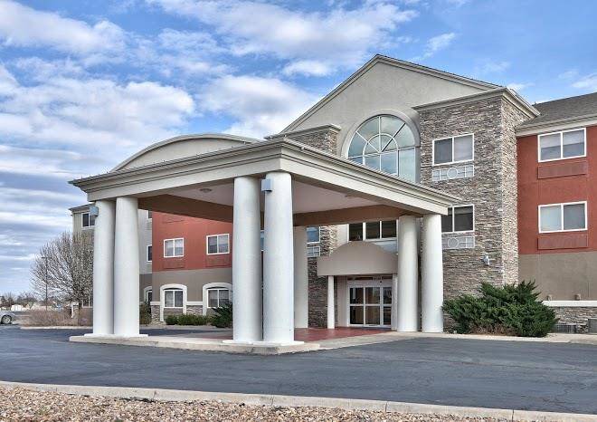 Holiday inn express & suites portales