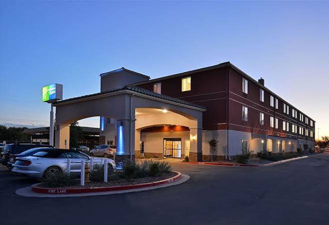 Holiday inn express bernalillo