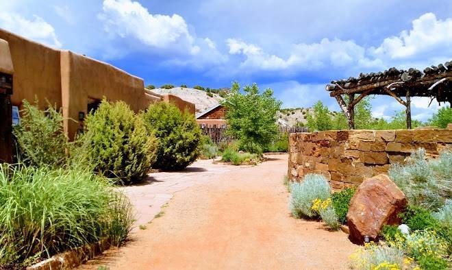Ojo caliente pueblo suites