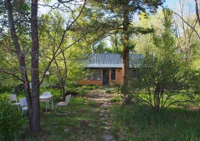 Taos goji eco lodge