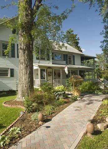 A wicher garden bed and breakfast