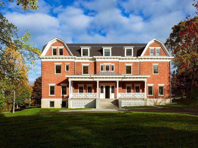 Wallcourt hall
