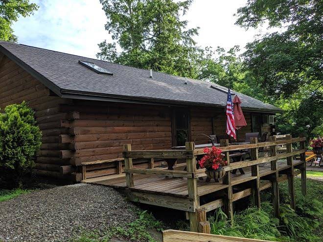 Pine hill cottages & motel