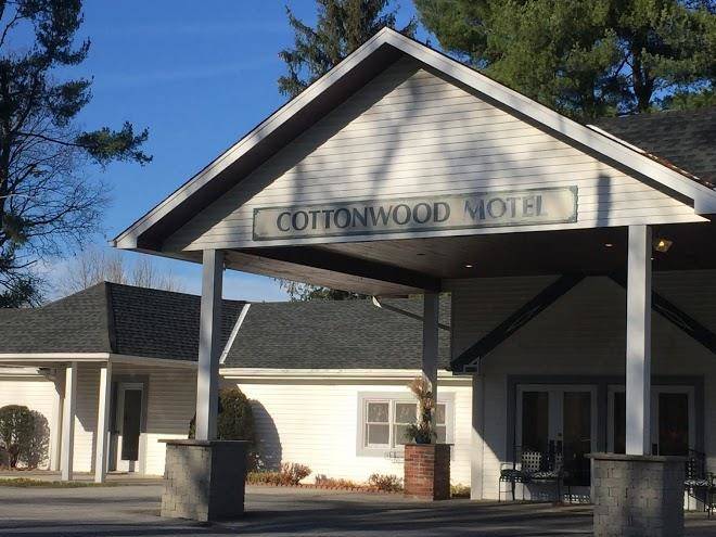 Cottonwood motel