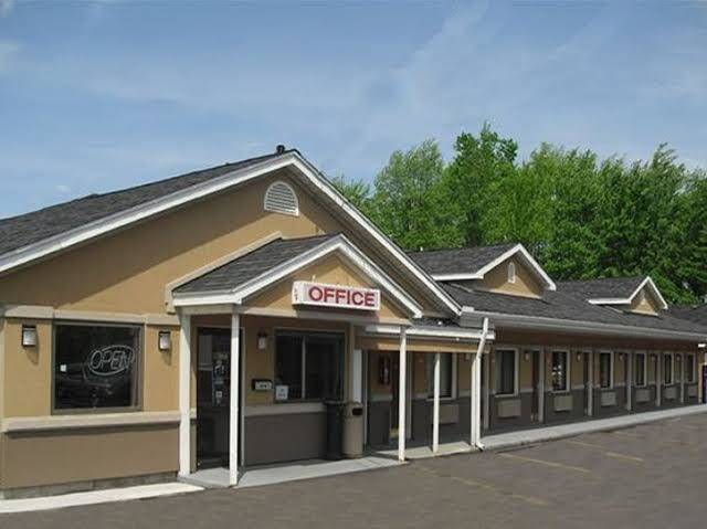 Red Carpet Inn Orchard Park Ny Image